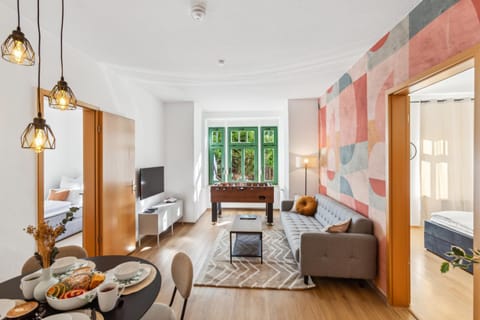 TV and multimedia, Living room, Seating area, Dining area, Evening entertainment