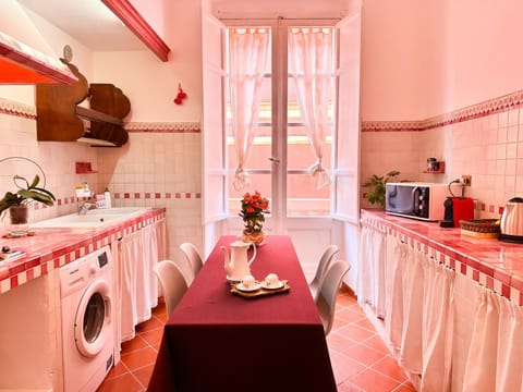 Suite Palazzo Atzeni Tedesco, Historical Center Apartment in Cagliari