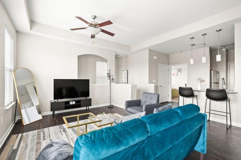 Ziva Luxe 2BR 2BA Near DT Indy Apartment in Indiana