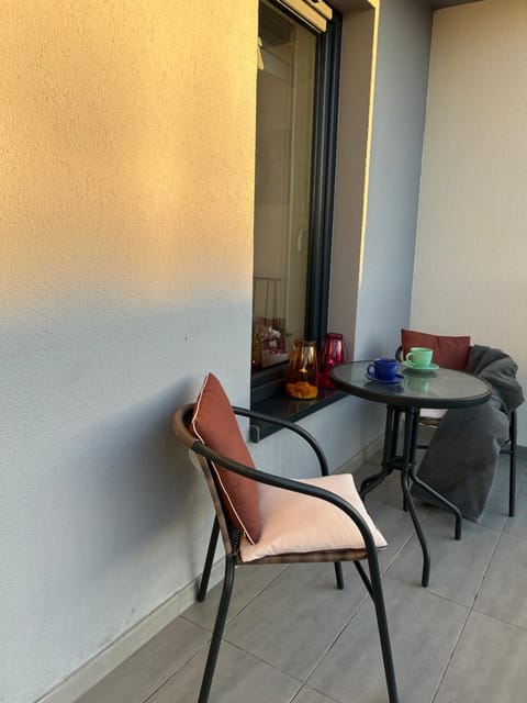 Balcony/Terrace, Balcony/Terrace, Seating area, City view, Sea view