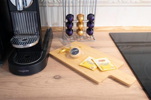 Coffee/tea facilities, Kitchen or kitchenette, Food and drinks, toaster