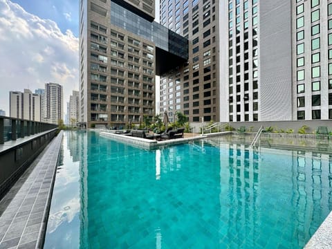 Pool view, Swimming pool