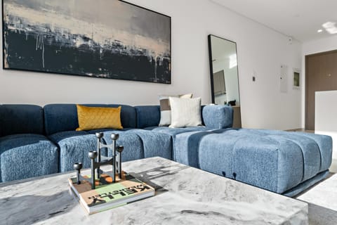 Living room, internet, air conditioner