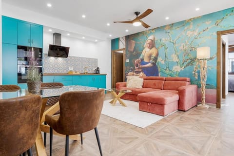 Communal lounge/ TV room, TV and multimedia, Living room, Seating area, Dining area