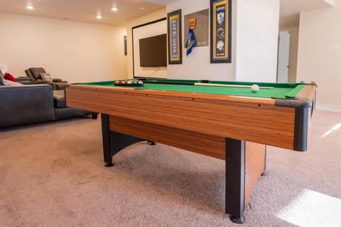 Newly Built 4BR Spacious Retreat in Peyton House in Black Forest