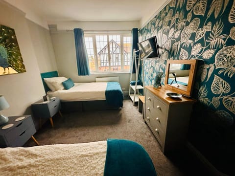 TV and multimedia, Bedroom, hair dryier