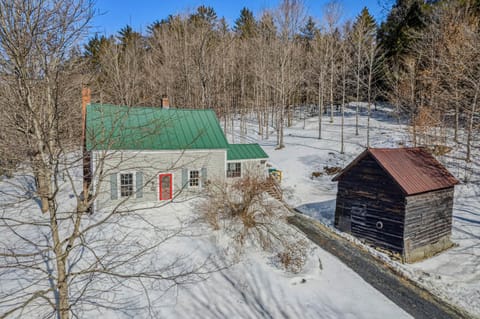 Historic Charm Located On the River - Rustic Chic House in Quechee