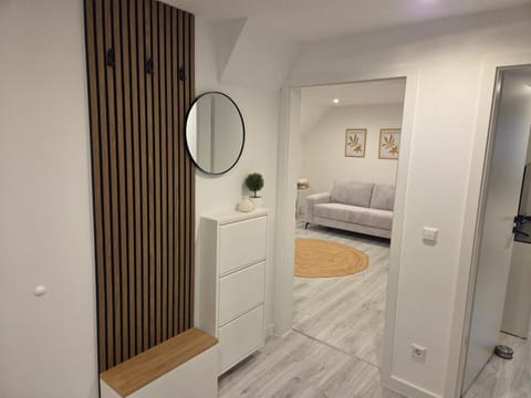Photo of the whole room, Seating area