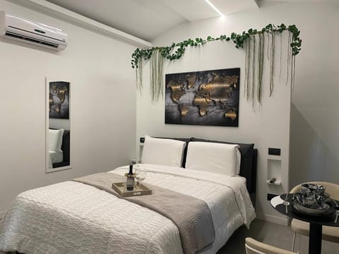 Bed, Bedroom, air conditioner
