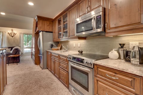 Palisades Tahoe Lodge Rentals Premium Studio Loft #358 Apartment in Palisades Tahoe (Olympic Valley)