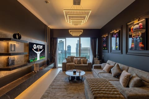 TV and multimedia, Living room, Seating area, Evening entertainment
