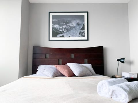Bed, Photo of the whole room, Bedroom, towels
