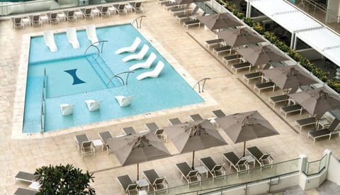 Pool view, Swimming pool, sunbed