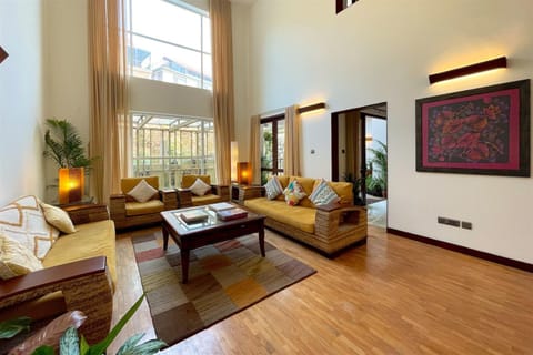 Living room, Seating area