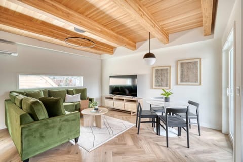 Stay Portland - Alberta Arts District Hideaway - Stylish Townhome House in Portland