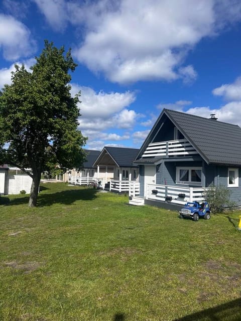 Property building, Spring, Day, Natural landscape, Garden