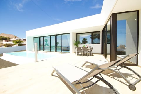 Pool view, Swimming pool, sunbed
