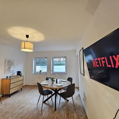 TV and multimedia, Living room, Dining area