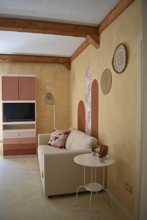 TV and multimedia, Seating area