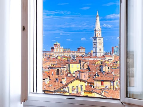 Nearby landmark, Day, Place of worship, View (from property/room), View (from property/room), City view, City view, Garden view, Garden view, Landmark view, Landmark view, Street view, Street view, Location