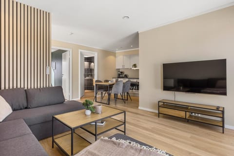 TV and multimedia, Kitchen or kitchenette, Living room, Seating area, Dining area