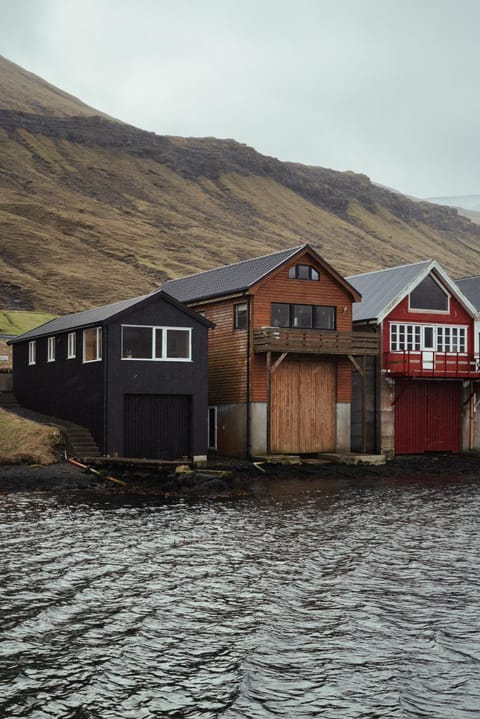 Property building, Natural landscape, Mountain view