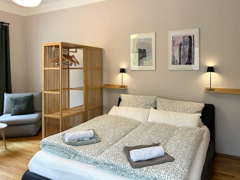 Bed, Living room, Photo of the whole room, Bedroom, wardrobe