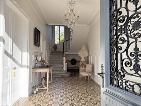 Facade/entrance, Lobby or reception, Seating area