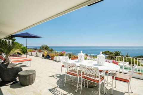 Patio, View (from property/room), Balcony/Terrace, Balcony/Terrace, Seating area, Dining area, Sea view