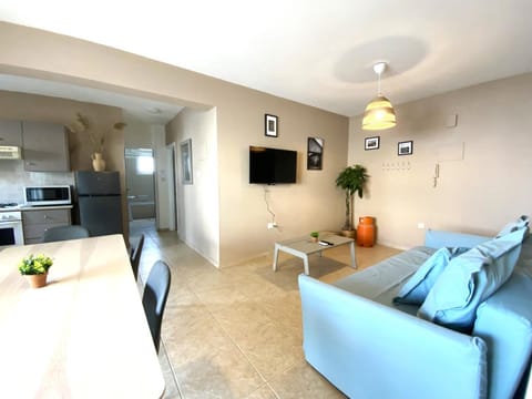 Communal lounge/ TV room, TV and multimedia, Kitchen or kitchenette, Living room, Seating area