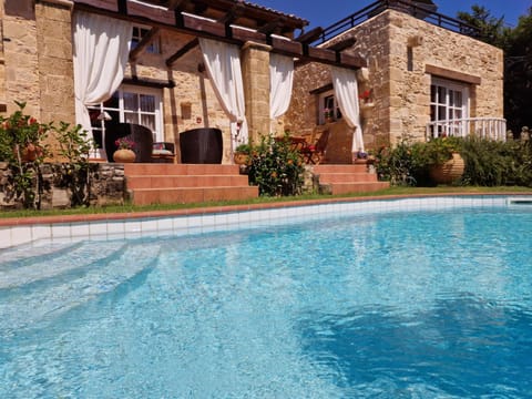 Property building, Swimming pool, Breakfast