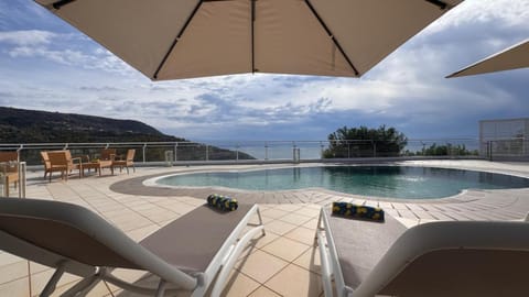Patio, Day, Natural landscape, View (from property/room), Balcony/Terrace, Mountain view, Swimming pool