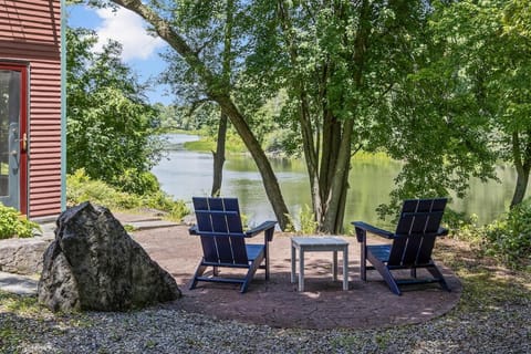 Downtown Middlebury River House House in Middlebury