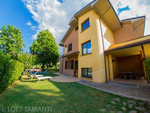 Facade/entrance, Garden, Balcony/Terrace, Garden view