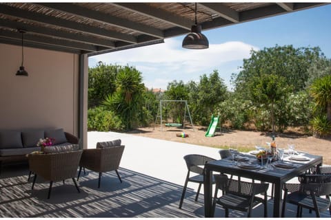 Garden, Seating area, Evening entertainment, Garden view