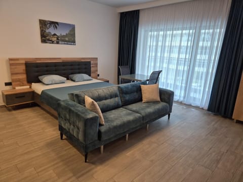 Bed, Photo of the whole room, Seating area