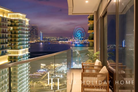 Night, View (from property/room), Balcony/Terrace
