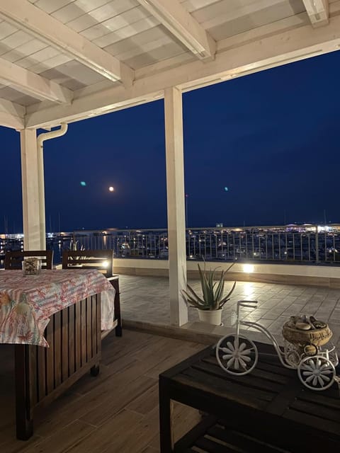 Night, View (from property/room), Balcony/Terrace, Balcony/Terrace, Dining area