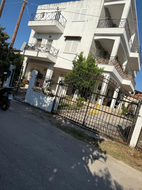 Tsoumaris House Apartment in Euboea