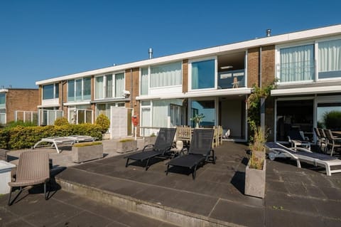 Property building, Patio, sunbed