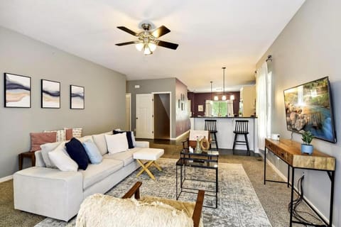 TV and multimedia, Living room, Dining area