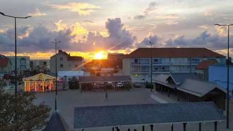 Neighbourhood, City view, Sunset