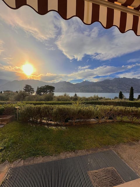 View (from property/room), City view, Lake view, Landmark view, Mountain view