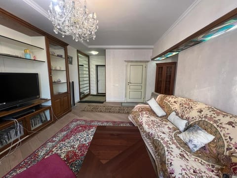Communal lounge/ TV room, TV and multimedia, Living room, Photo of the whole room, Seating area