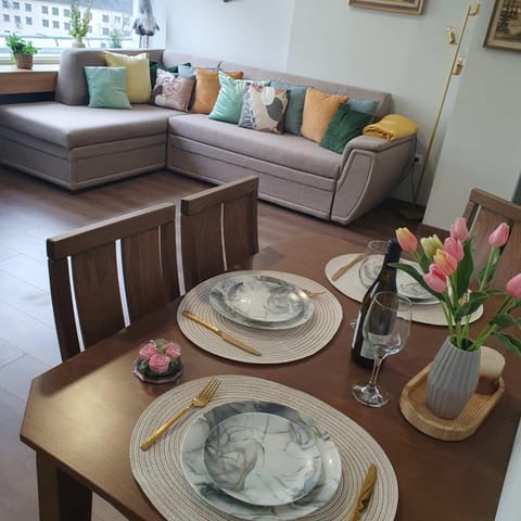 Food and drinks, Dining area