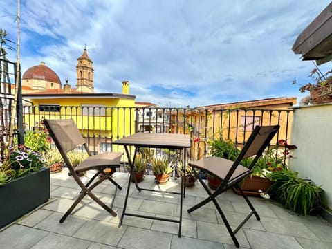 Property building, View (from property/room), Balcony/Terrace