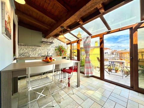 View (from property/room), Balcony/Terrace, Kitchen or kitchenette, Dining area