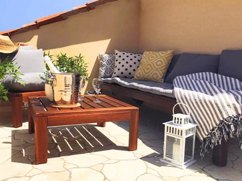 Day, Balcony/Terrace, Seating area