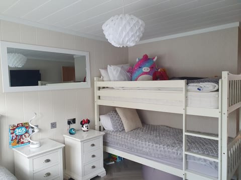 Bed, bunk bed, towels