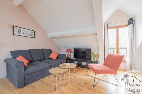 Communal lounge/ TV room, TV and multimedia, Living room, Seating area